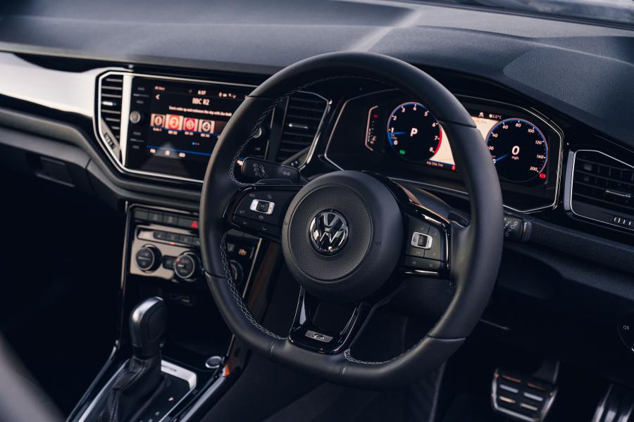Торпедо Volkswagen T-Roc R 2020 года  (UK) (фото 11 из 58)
